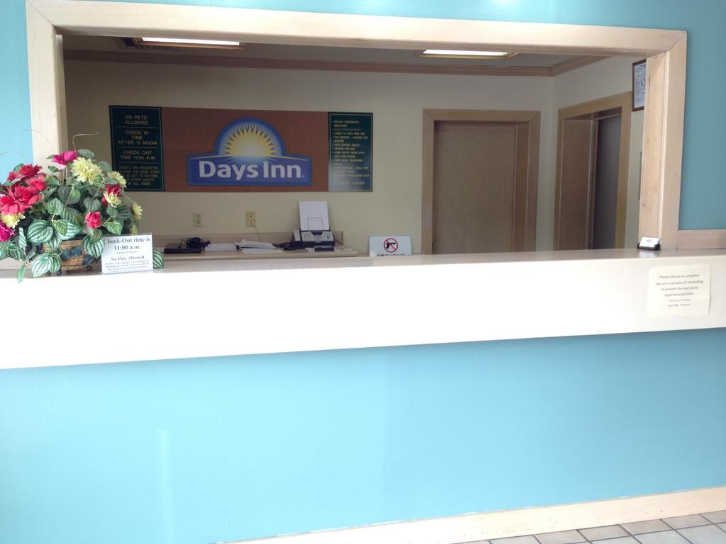 Days Inn By Wyndham Florence Downtown Exterior foto